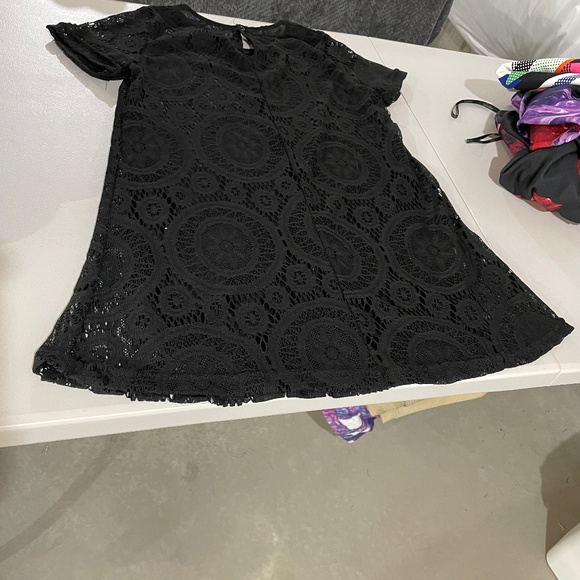 Dresses & Skirts - Black lace dress small